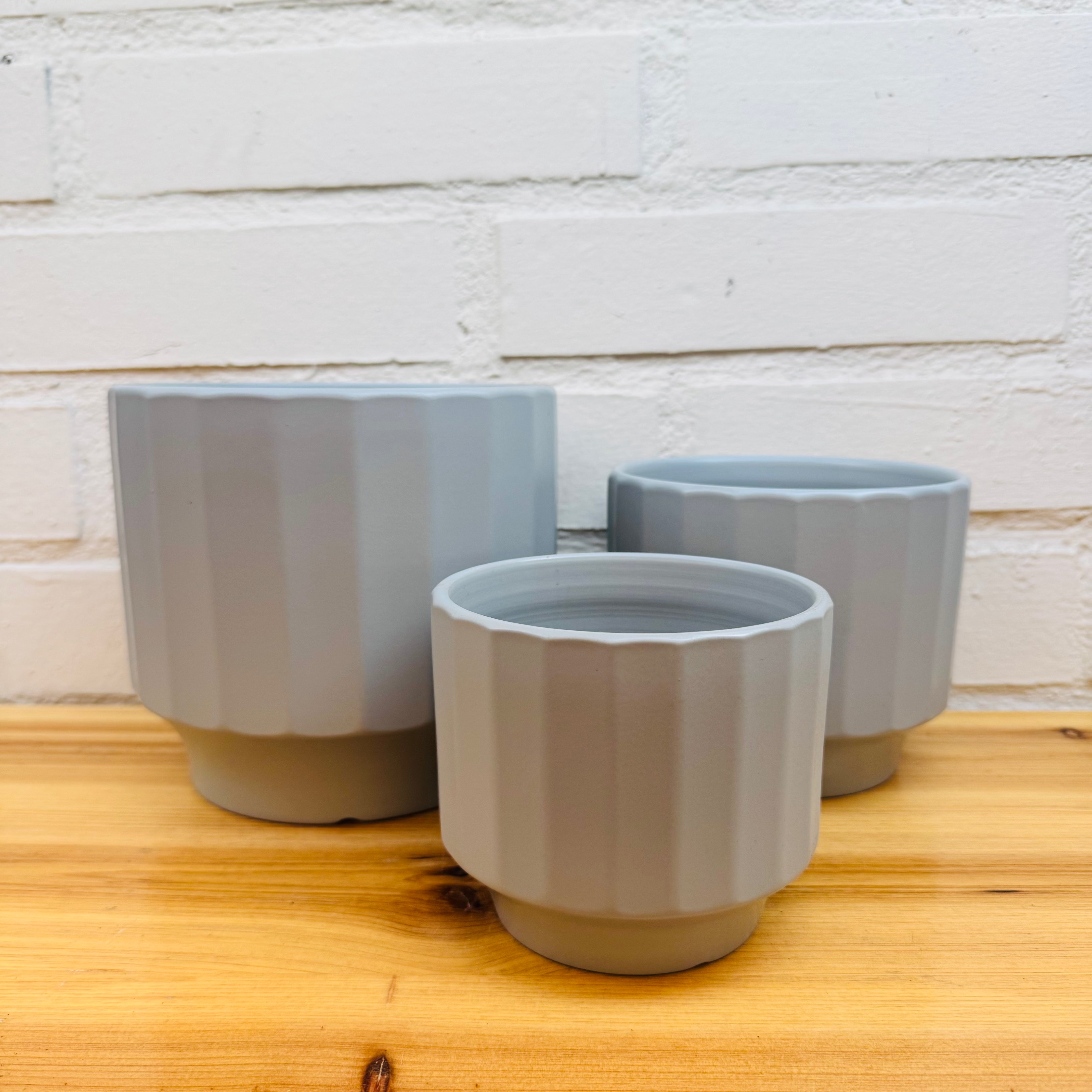 Maceteros cerámica gris